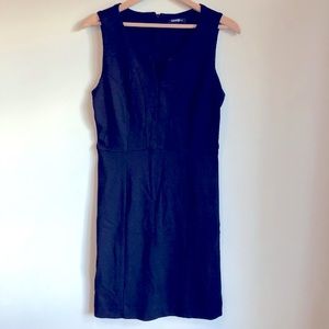 3/$30💚Basic sleeveless black midi LBD dress size small